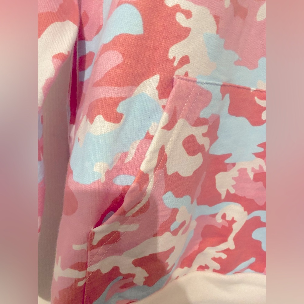 Kylie Jenner Pink “Candy” Camo Hoodie NWOT size S Tik Tok Famous, barbiecore - Picture 8 of 11